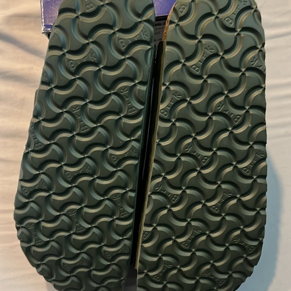 Women’s Birkenstock sandles new. Never worn - Picture 5 of 6